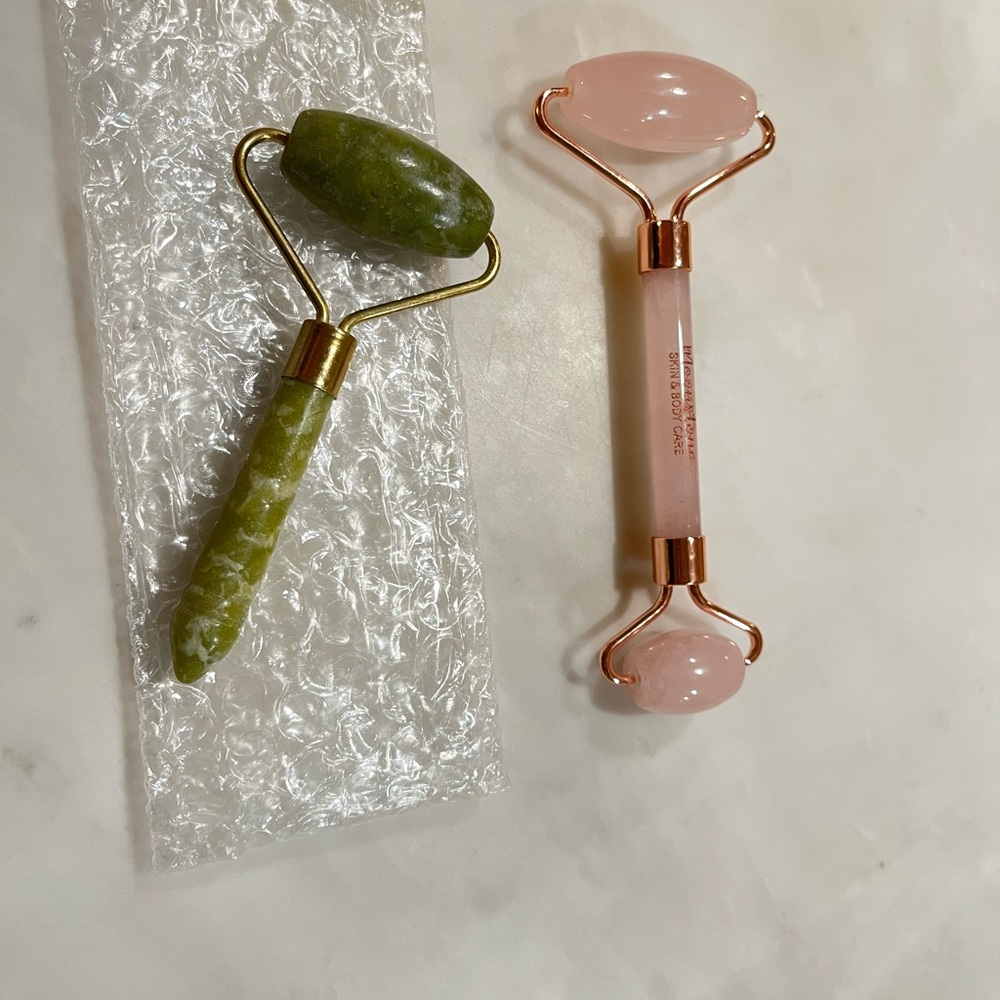 2 facial rollers:rose quartz + green jade